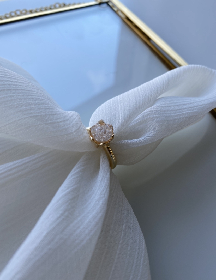 Lotus Çiçeği Kar Taşı Ayarlanabilir Gold Yüzük
