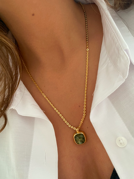 Miss Haki Cam Taş Kolye